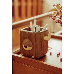 Big-eyed monster personality solid wood pen holder high-end ornaments 