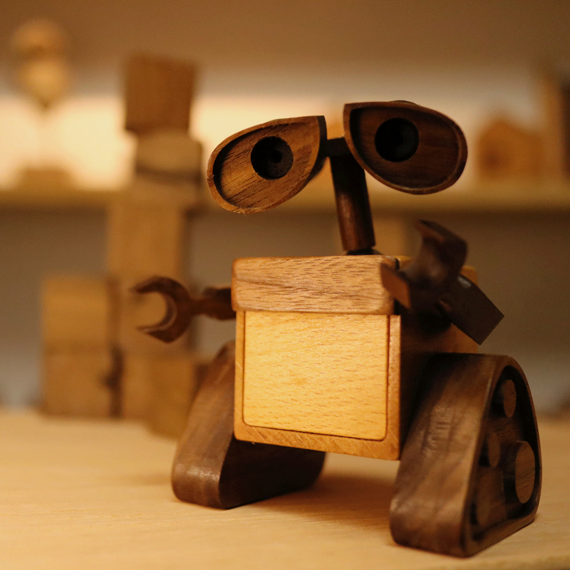 Creative solid wood robot Vali Eva ornaments